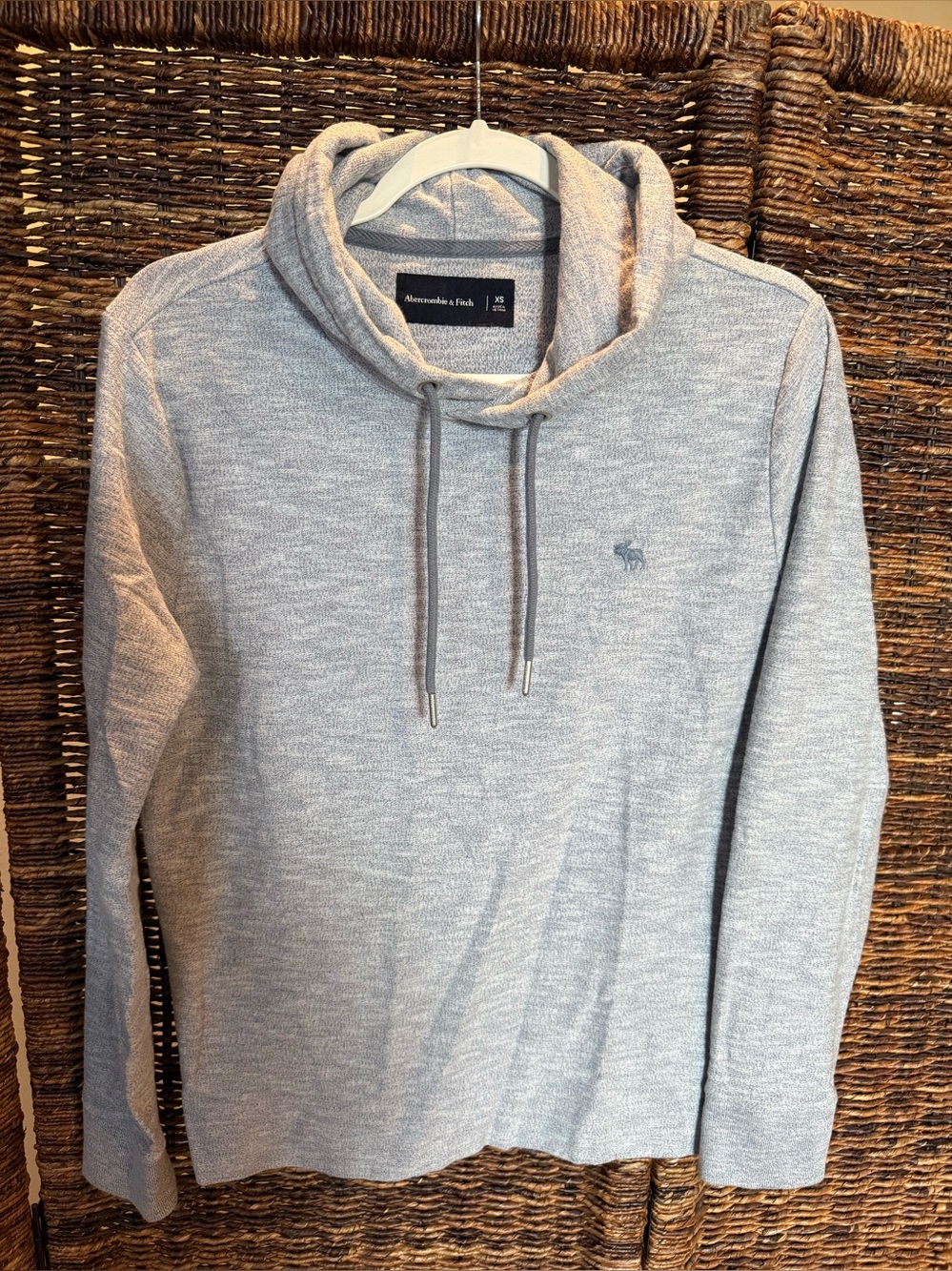 Abercrombie & Fitch Light Gray Men’s Hooded Knit Pullover